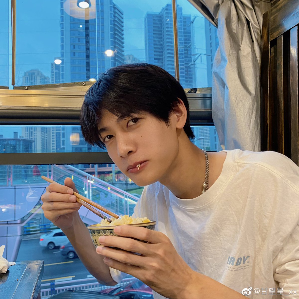 Gwx_Fanbase's tweet photo. ┋Photo┋211006 Weibo Updated

> https://t.co/ACnPyuTwgJ

#GanWangxing 
#甘望星 https://t.co/9A6wl0oYbq