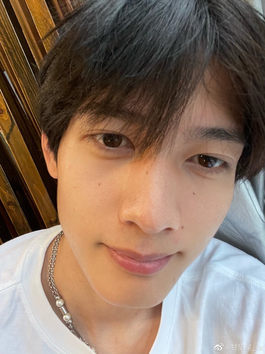Gwx_Fanbase's tweet photo. ┋Photo┋211006 Weibo Updated

> https://t.co/ACnPyuTwgJ

#GanWangxing 
#甘望星 https://t.co/9A6wl0oYbq