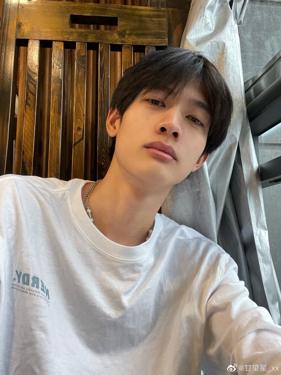 Gwx_Fanbase's tweet photo. ┋Photo┋211006 Weibo Updated

> https://t.co/ACnPyuTwgJ

#GanWangxing 
#甘望星 https://t.co/9A6wl0oYbq