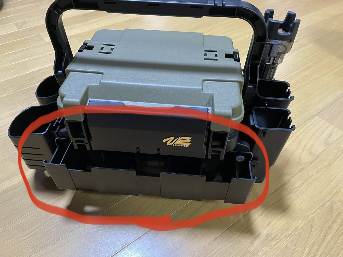 banbonlog's tweet photo. メイホウのパーツケースストッカーがVS-7055Nのポケット兼ホルダーになる（要加工）と言う、個人的大発見👀
#メイホウ #VS7055N #ランガンシステム https://t.co/rS8lbdvtvZ