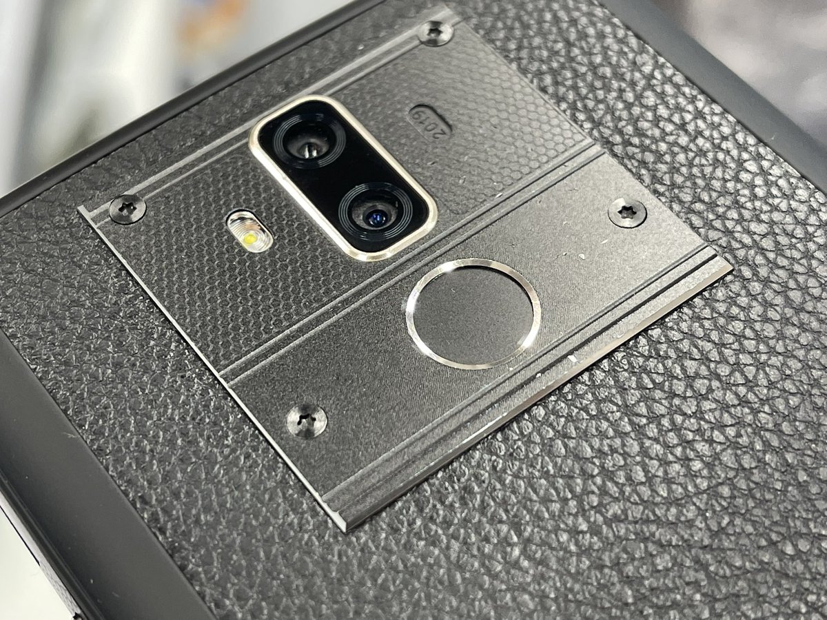 iosys_chuou's tweet photo. もはやモバイルバッテリー✨

【OUKITEL K7 Pro】
海外版 SIMフリー
中古Bランク 税込7,980円

MediaTek MT6763
メモリ4GB
ストレージ64GB
6㌅HD+ディスプレイ
10000mAhバッテリー

耐久性と電池持ちに
極振りしたみたいなスマホ💪

#akiba #イオシス #中央通店 #OUKITEL #K7Pro https://t.co/A9siLbWINk