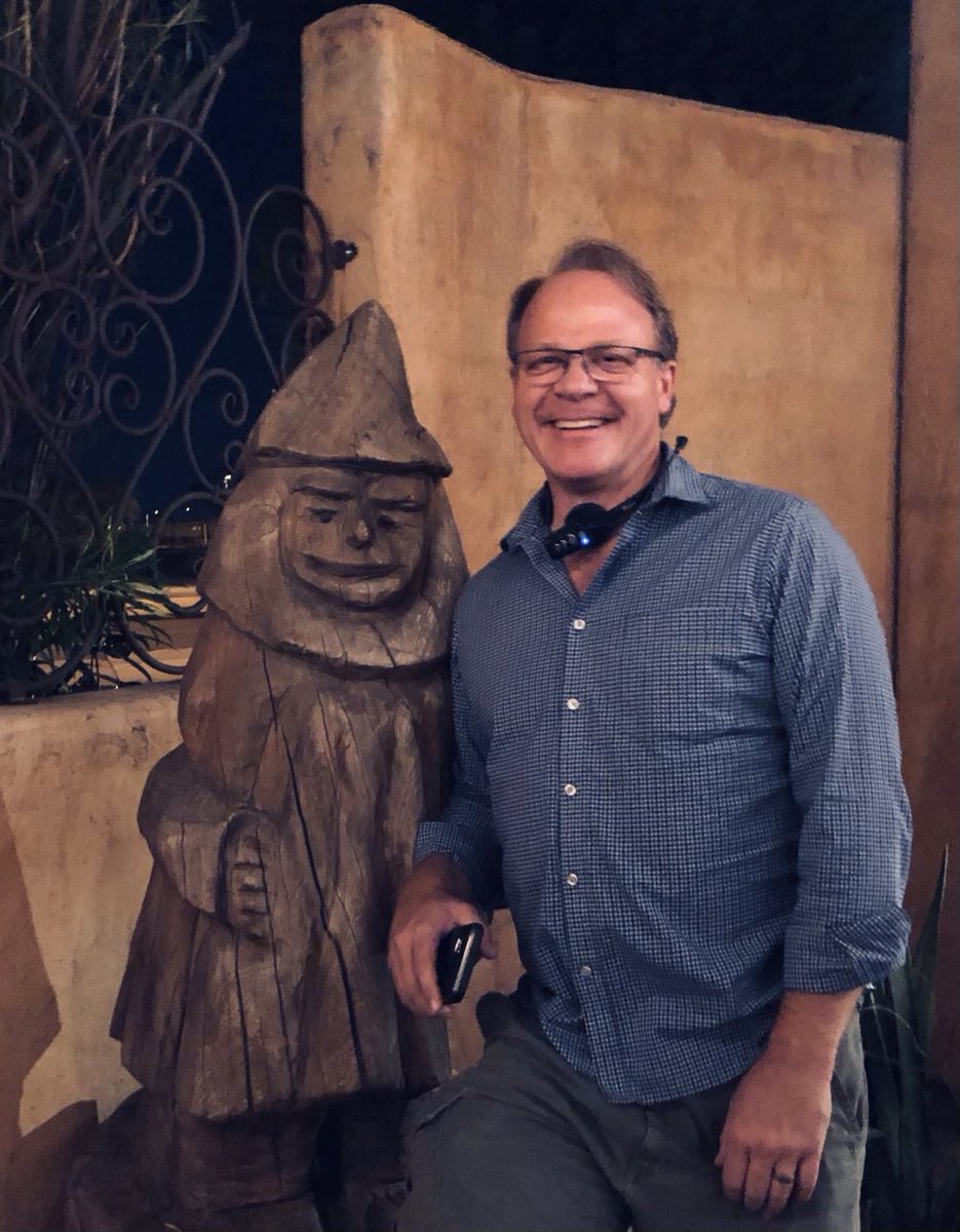 homeswithjoeaz's tweet photo. Someone said we look alike! 😄 Brother from another mother?! Meet my new Assistant, Joe 2.0! He gives me no hassle. 🤣 #joebarkeraz #MurphyTeamAZ #Top1%RealEstateAZ #newassistant #BuyersAgent #listwithme #RealEstateAgent https://t.co/BMTwBgWiig