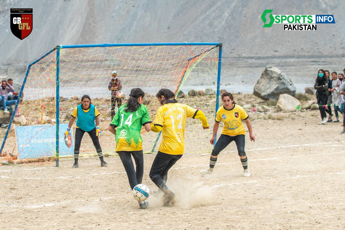 nunovalinhas's tweet photo. Faltava ver e conhecer taça das campeãs da 3a época da #GBGFL 🇵🇰(@gbgfl).
Na final, o #Chipurson ganhou 2-0 ao #Passu. https://t.co/AcU8MDDqeC