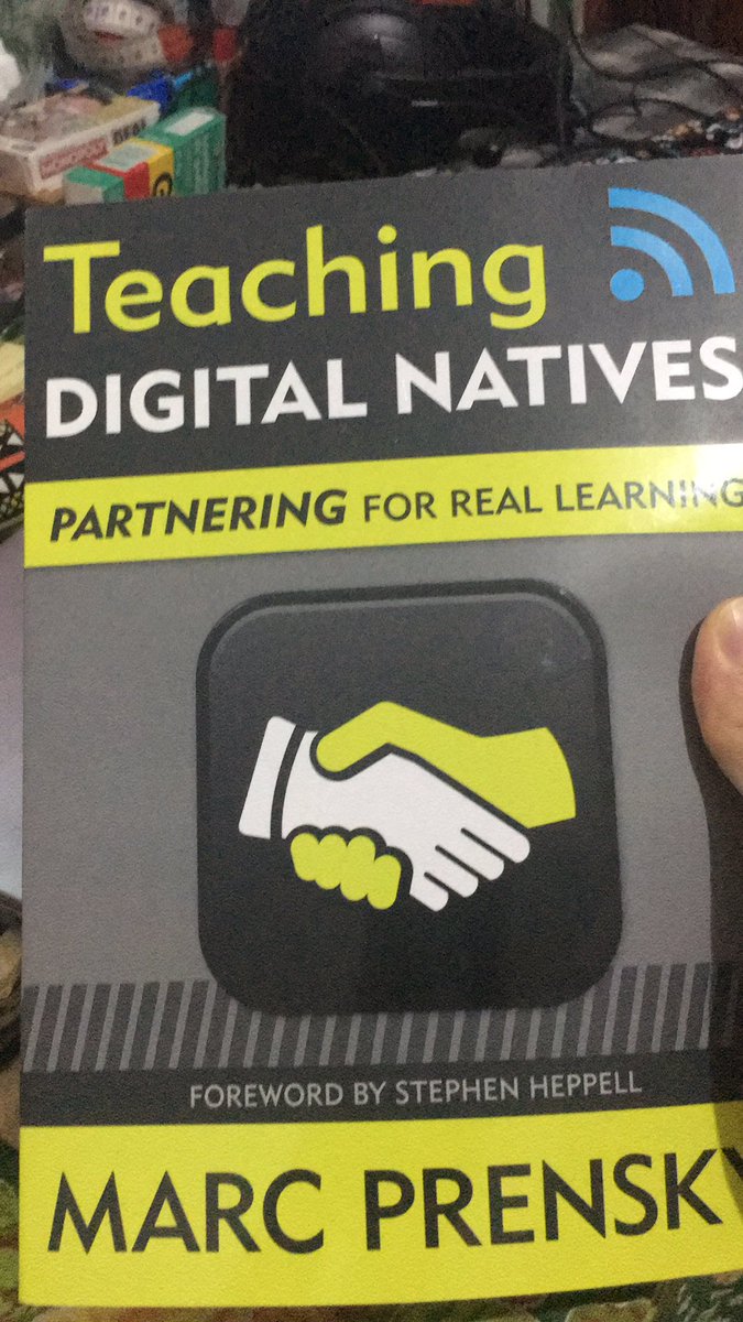 FlavioPala's tweet photo. Quando a gente economiza pra comprar o livro que precisa, e escreve coisas incríveis no mestrado, dentro da sua área @UoPeople #MastersinEducation #MarcPrensky https://t.co/XzryzlbMgx