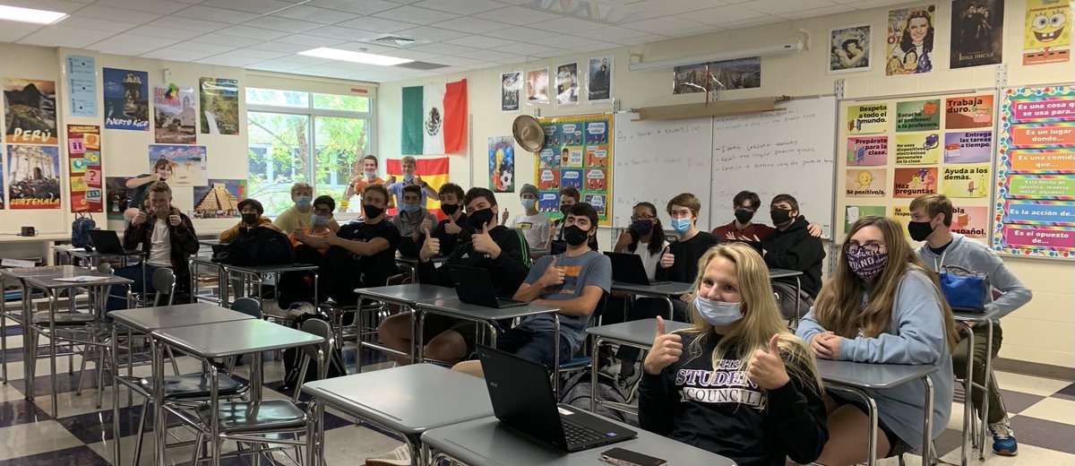 AVielEdD's tweet photo. Smiling eyes and thumbs up from our Seal of Biliteracy candidates today. I’m so proud that they have chosen this journey! Can’t wait to hear their presentations in the spring and to watch them cross the stage with this special recognition.⁦@CECSDistrict⁩ https://t.co/s0o1phyKFO