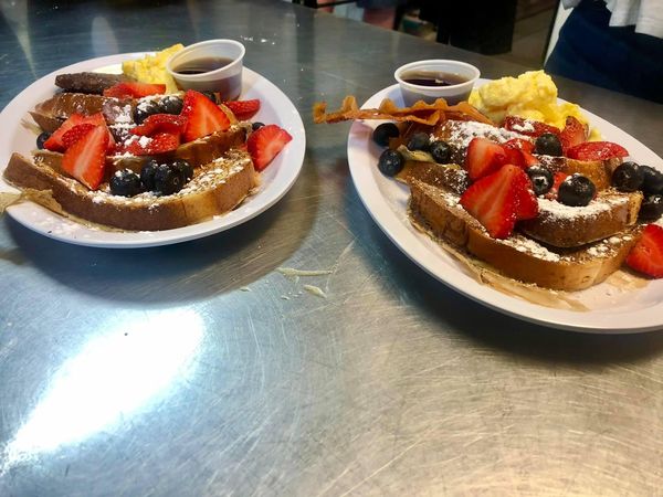 KraftyDraft's tweet photo. Jay's brunch this weekend Saturday and Sunday starting at 10am.  Come and get it!! https://t.co/HyFvGyGRa4
