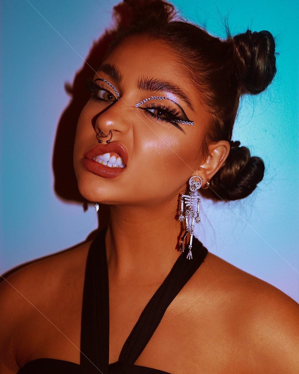 AndreaRussett's tweet photo. i will not shrink myself for you. https://t.co/2RYI4uGxYK