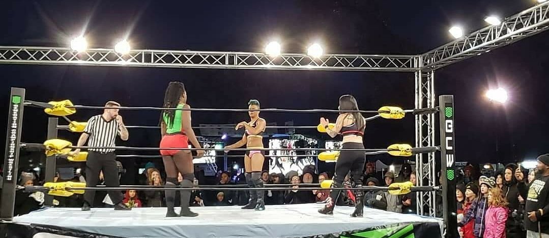 MilfyZoomedInXX's tweet photo. #GCW2 Detroit 2018 32°
@TrishAdora202 v. @SwoleWorld v. @DiamanteLAX to become the 1st @GCWWrestlingPro #DiamondDivision💎 Champion.
Trish Adora would go on to win, and hold the title for over 380 days.
#womenswrestlingmatters
@GCWWrestlingPro
#UnitedWeFight https://t.co/upFDzyOlKd