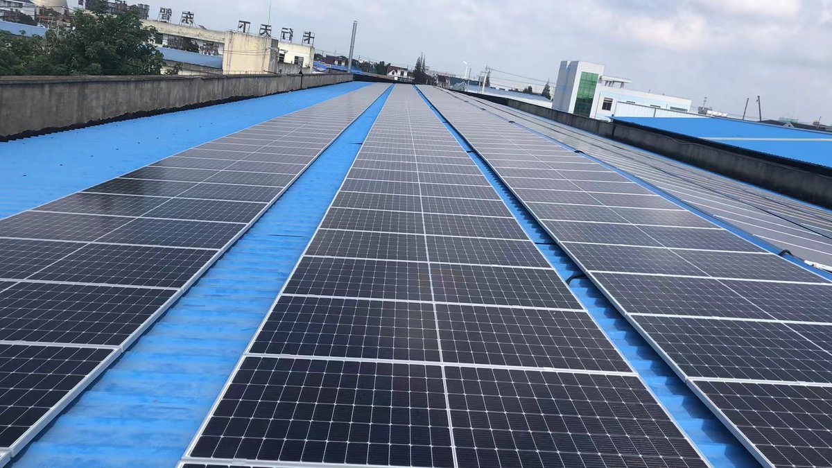 Nuukopower's tweet photo. Congratulations to NUUKO POWER for successfully completing another new solar project.
To meet the emission peak in year 2030 and carbon neutrality in year 2060,we are continuously working on it.
Capacity：250KW
Module:NKM450-144M6
Inverter:Sungrow 110kw,30KW
Time:Sep.17th ,2021 https://t.co/JGET7Z3N5g
