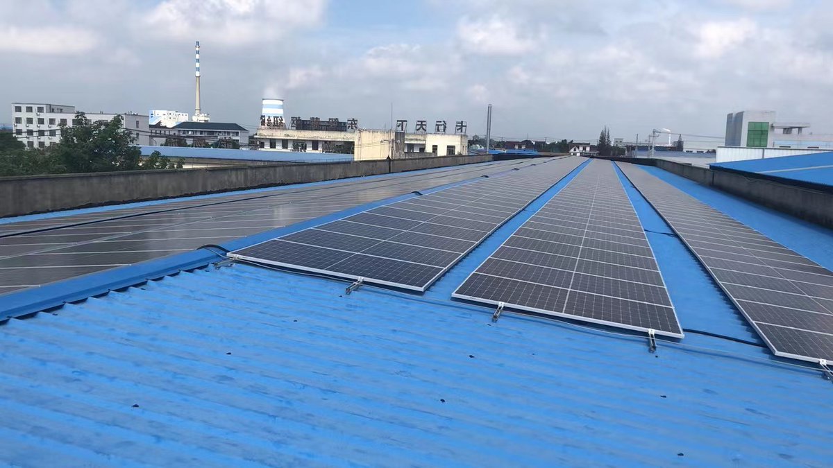 Nuukopower's tweet photo. Congratulations to NUUKO POWER for successfully completing another new solar project.
To meet the emission peak in year 2030 and carbon neutrality in year 2060,we are continuously working on it.
Capacity：250KW
Module:NKM450-144M6
Inverter:Sungrow 110kw,30KW
Time:Sep.17th ,2021 https://t.co/JGET7Z3N5g