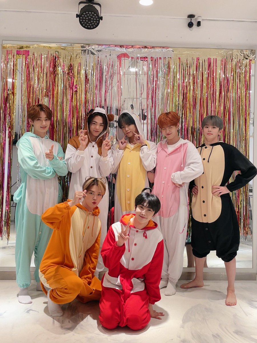 VRVRCharts's tweet photo. [🎉] OCTOBER 2021 BOY GROUP BRAND REPUTATION

#34 - VERIVERY (RE-ENTRY)
[Total Index: 376,527]

#VERIVERY #베리베리 @the_verivery @by_verivery https://t.co/sjuXVodZWX