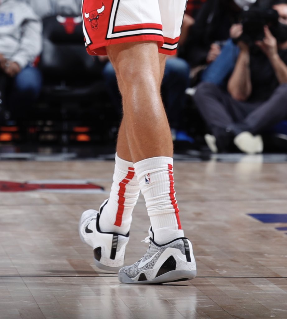 B/R Kicks on X: Zach LaVine is a sneaker free agent after his Adidas deal  expired He's wearing the Nike Kobe 9 Elite Low “Beethoven” tonight in  preseason  / X