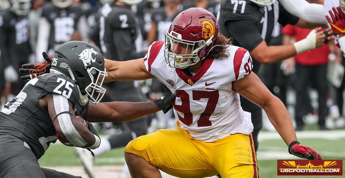 ShotgunSpr's tweet photo. Vic So'oto not satisfied with #USC defensive line's strong performance against #Colorado:

https://t.co/KJO74pDxkX via @BraedenRoss5 https://t.co/3n5YVT13j8