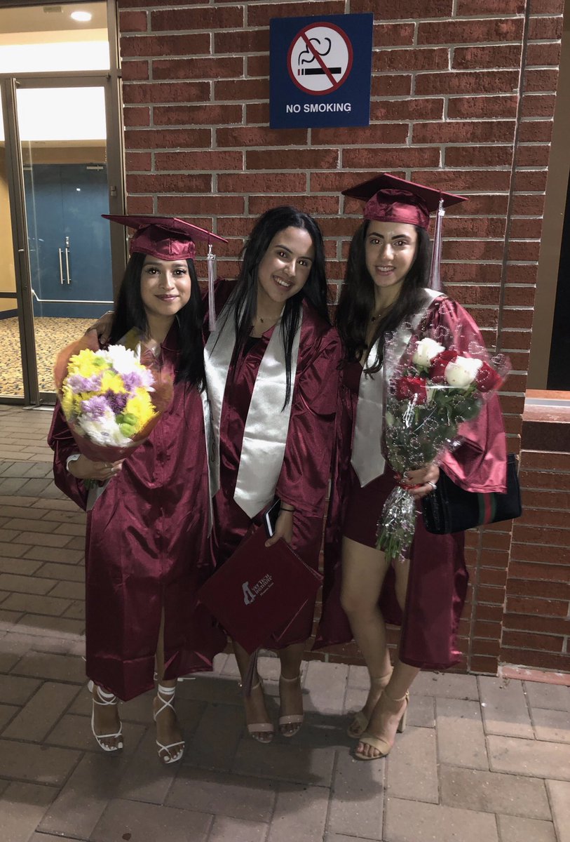 janethhh16's tweet photo. So blessed!🎓🤍 #classof2021 https://t.co/wiAYqqKcSG