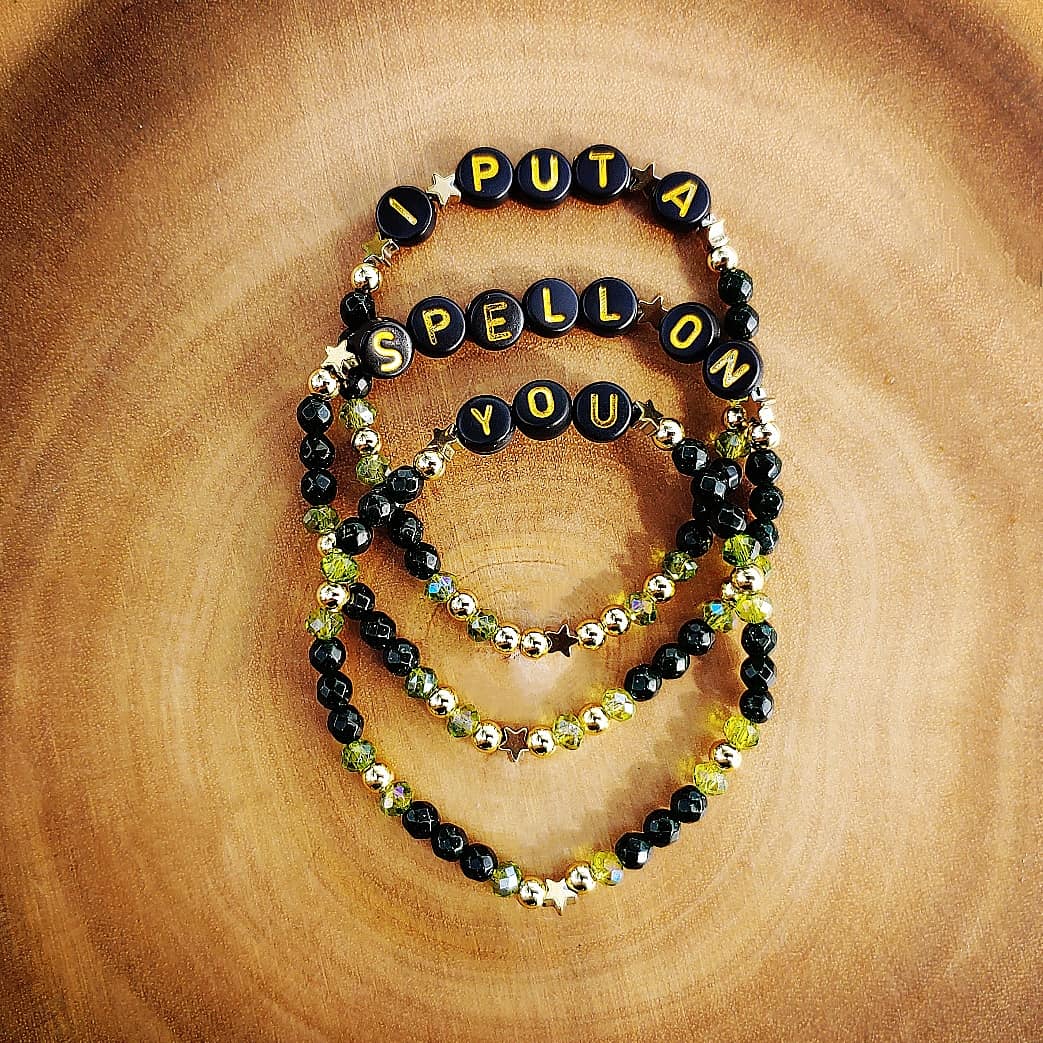 WhimsMoonlight's tweet photo. Hocus Pocus✨
Made with the beautiful Sparkly Green Goldstone💚
#greengoldstone #crystals #crystallovers #etsyshop #supportsmallbusiness #wearwithintention #intentionalliving https://t.co/P4Yh1Y0iQm