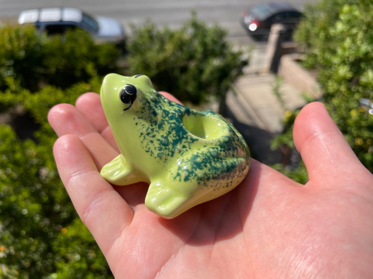 CeramicsCosmos's tweet photo. https://t.co/q01R0js8Gp
#weedsmokers #smokeweed #classicpipes #glasspipe #giftforhim #giftformen #girlfriendsgift #cosmosartceramics #ceramicweedpipe #highsociety #420 #weed #hightimes #weedlife #420girl #weedsociety #highlife #weedlover #high #cbd #bongshop #marijuana https://t.co/vSWqWJ2FRL