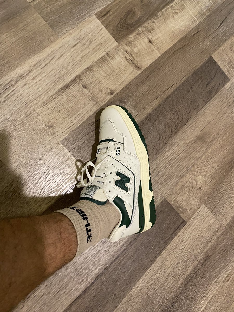 Venomenon_'s tweet photo. @3ThirtyBrand x Supreme x NB ALD is CHURCH https://t.co/lztH7GmkkS