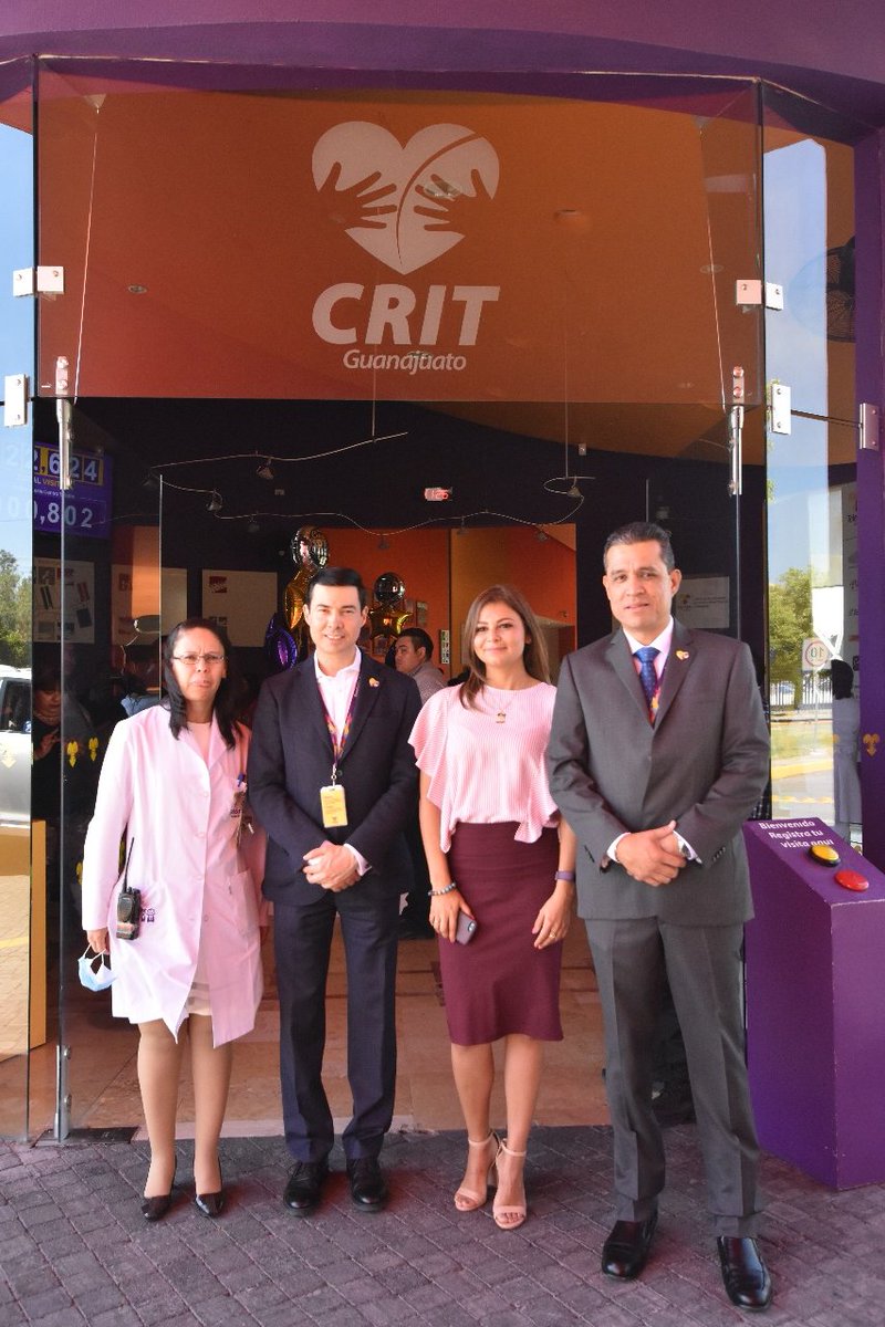 IsaOrtizDIF's tweet photo. A todo el equipo del #CRITIrapuato, muchas gracias por sumarse a nuestra labor. Mi estimado Juan Francisco Rocha Ruenes, su apoyo ha sido fundamental para entregar buenos resultados a las familias de Irapuato, durante estos seis años. https://t.co/adKjg7ufir
