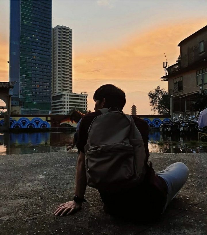 tawan_memories's tweet photo. 3 years ago
เป็นดั่งเงาสะท้อนบนผืนน้ำ
#galaxynote9th
#lightingcanvas
#Newwiee https://t.co/i8w6WulwZ0