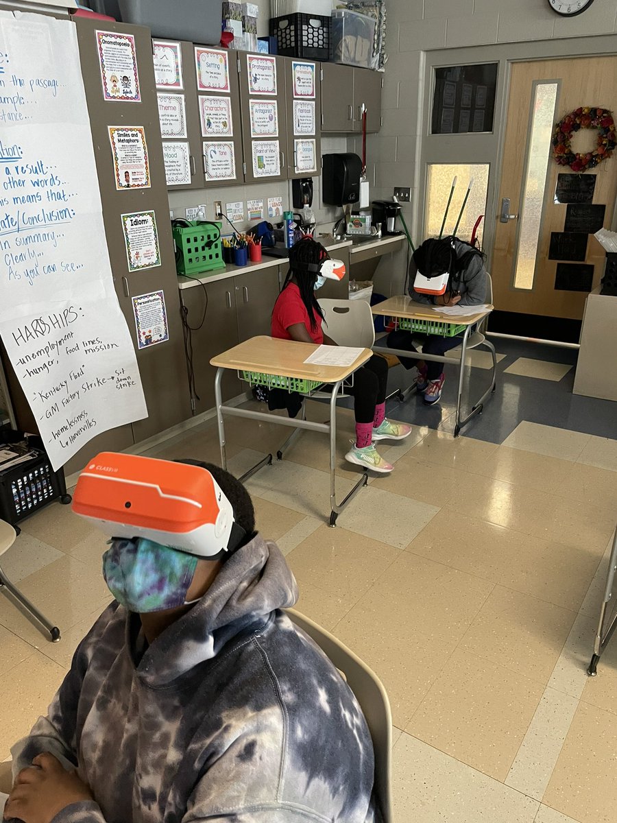 TechCoach513's tweet image. 🔸Week in Review🔸 Jammin’ with Jamboard in 1st grade🌀Book Creator leading the charge in 3rd grade 🌀 Immersive experiences in 6th grade with @ClassVR