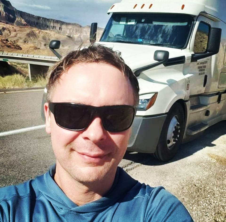 IncNvr's tweet photo. We are thankful for S.M.He recently helped out with a dry load that needed to get to a driver in Ontario, CA. We could not have done it without him. He showed great loyalty and teamwork in the process. We are so happy to have him on our team! https://t.co/nGnMHe7hwu