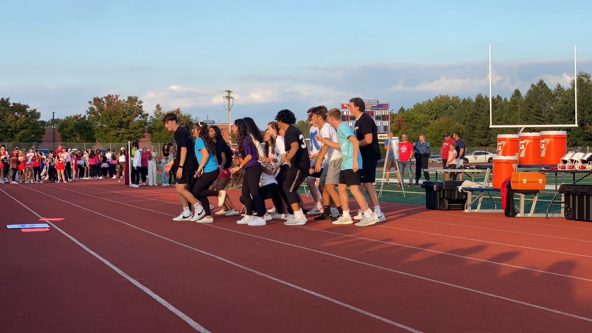 mrsbarretta6's tweet photo. Amazing performance by Mu Alpha Theta today at the WTHS Spirit Parade!! #twppride @mscomer_ https://t.co/OoUyxaYrpf