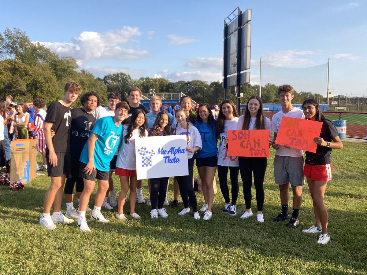 mrsbarretta6's tweet photo. Amazing performance by Mu Alpha Theta today at the WTHS Spirit Parade!! #twppride @mscomer_ https://t.co/OoUyxaYrpf
