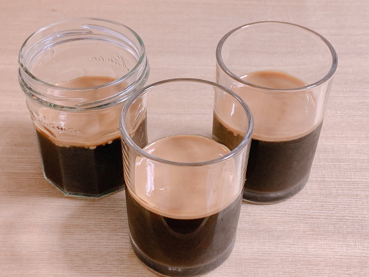 aoi_ftb7's tweet photo. コーヒーゼリーにキャラメルクリームのせたら　美味しかった(๑´ڡ`๑)☕︎

#お菓子作り好きな人と繋がりたい #お菓子作り #おうちカフェ https://t.co/rWj2rXBoRo