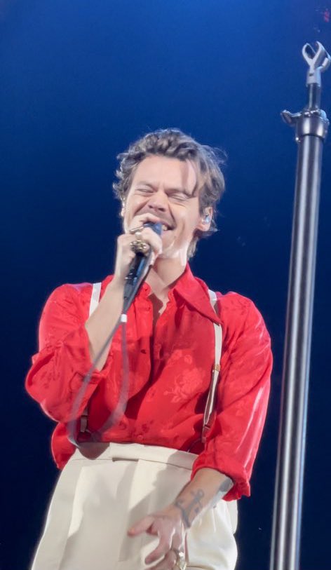 fitflouisst's tweet photo. ABRO HILO DE FOTOS/ VIDEOS DE HARRY STYLES EN SU CONCIERTO EN SUNRISE, FLORIDA ❤️ RT PARA SALVAR VIDAS https://t.co/9hPobesfFk