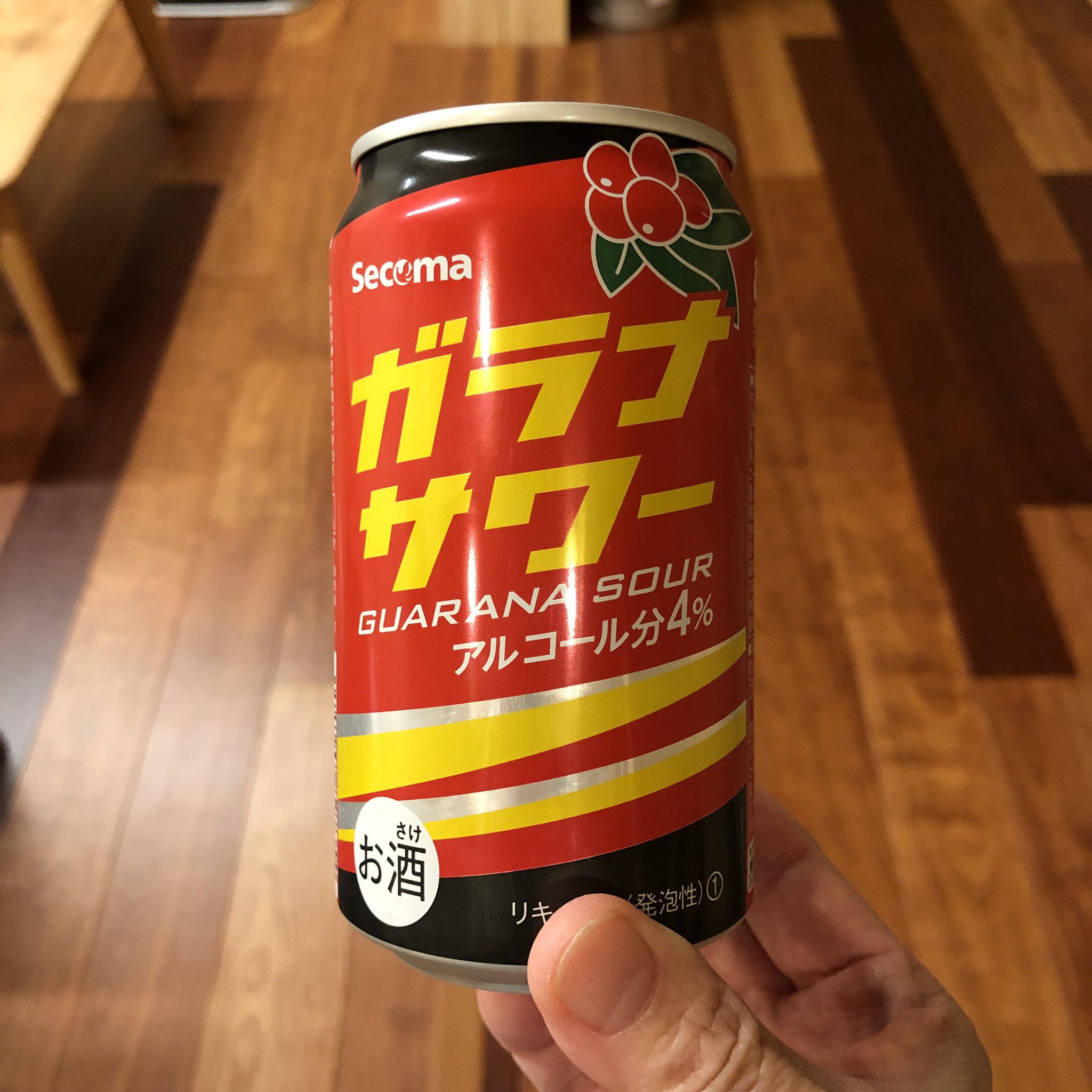 森井ユカ Yuka Morii さっきの写真の最後は道民的オヤツのカステーラ 船の中の売店ですがもちろんちょっとした店には必ずあります カステラというか焼き菓子的ドライ感あり 道民的飲料のガラナと一緒にどうぞ あ セイコーマートのガラナサワー 初めて