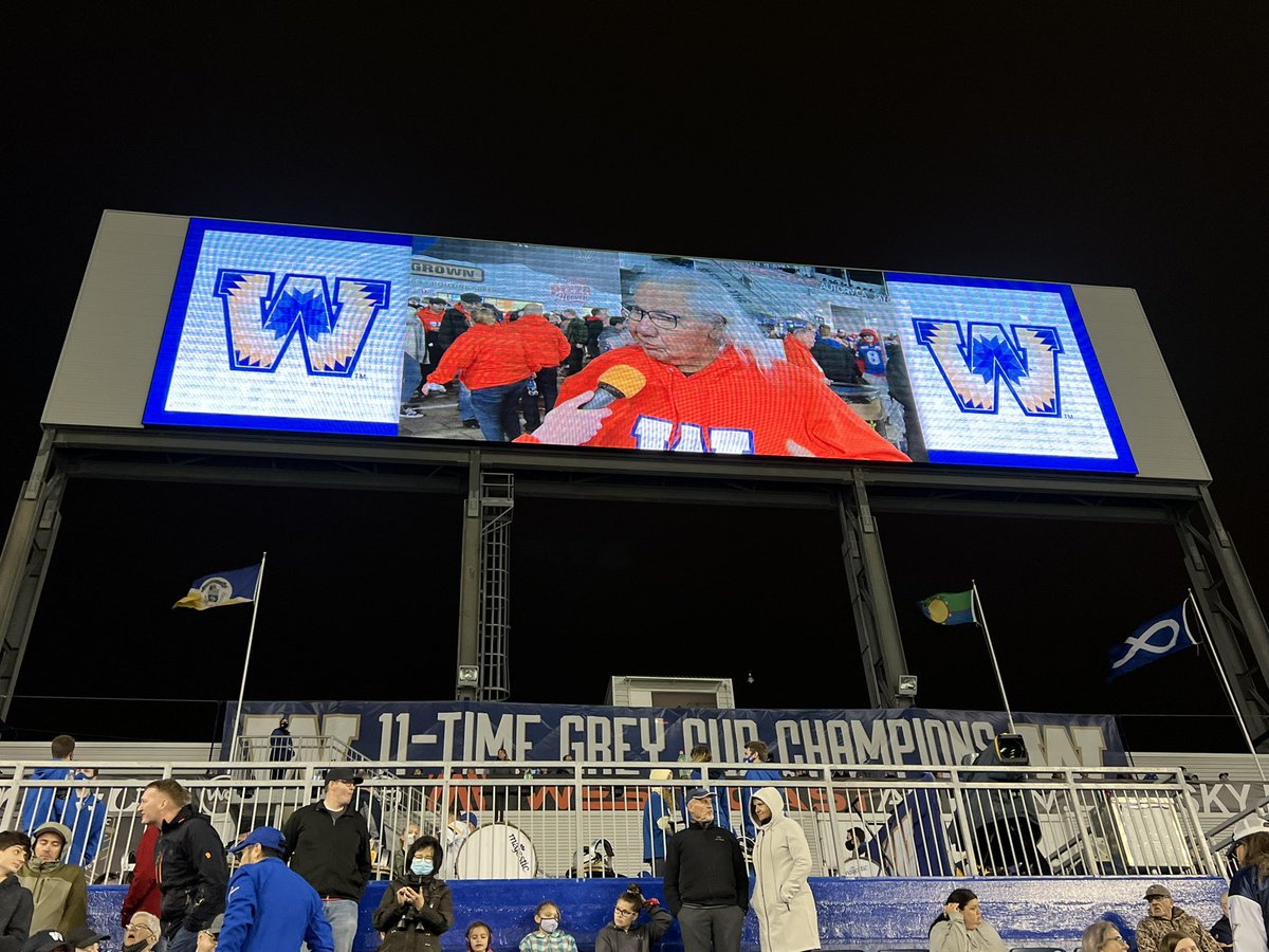 NANComms's tweet photo. ‘The @Wpg_BlueBombers are a great team. It’s great for Survivors to see that the team is behind them, supports them, and understand what they went through. I thank @Wpg_BlueBombers for honouring me and more importantly all the Survivors!’ - Murrary Sinclair @Wpg_BlueBombers https://t.co/dHb9TBZeiK