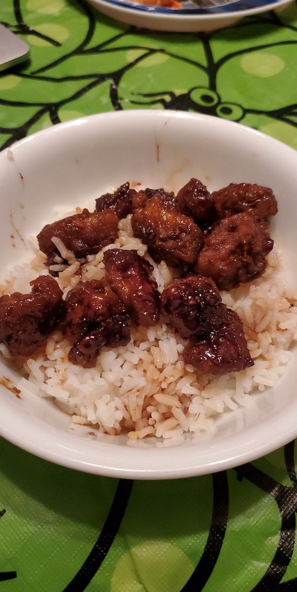 Nimz2016's tweet photo. Yummm 🤤🤤🤤 My friends have the recipes 🥰🥰🥰 #honeygarlicchicken #homemadetakeout https://t.co/iBOqQkck0s