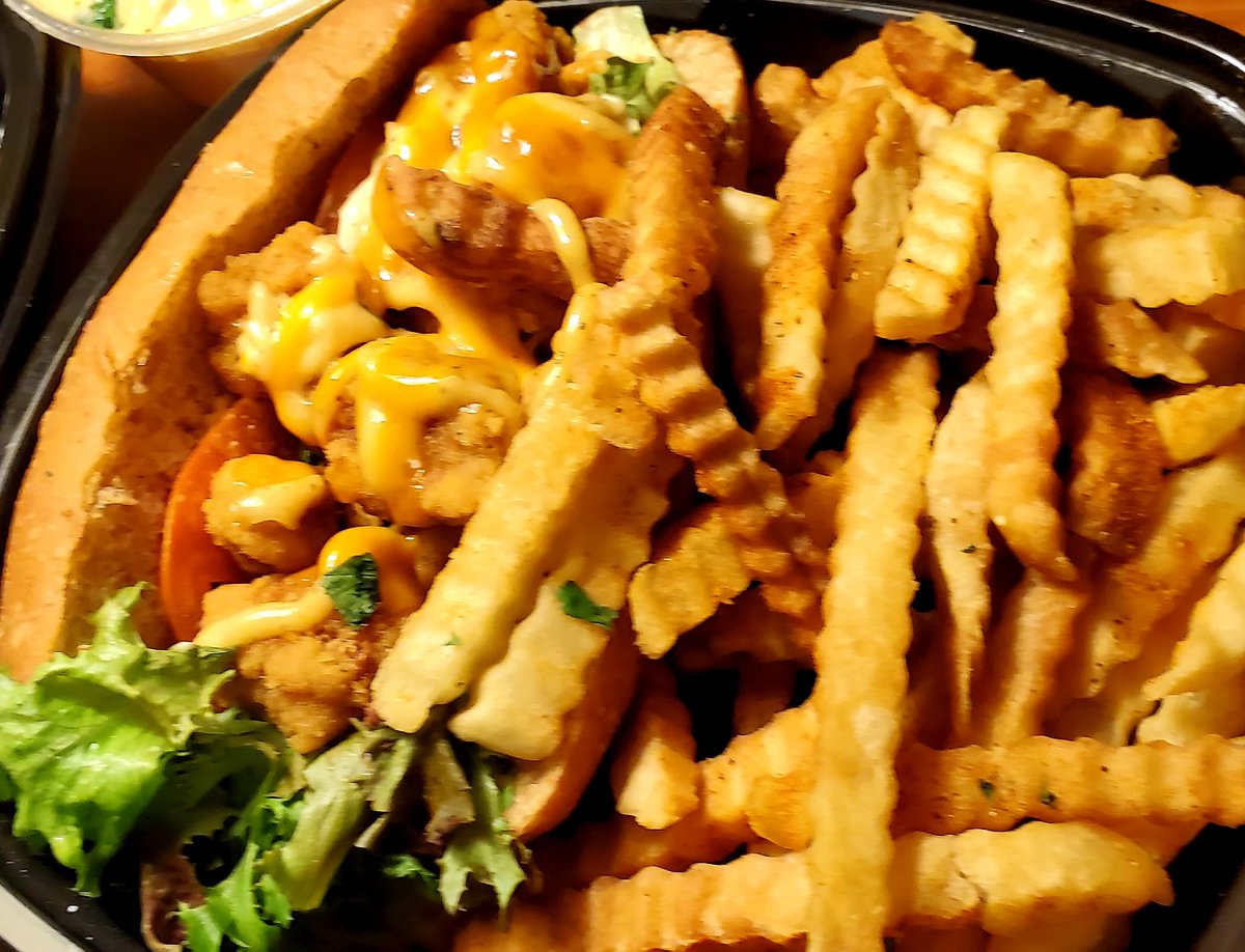 AmericandosN's tweet photo. Dinner Day 1
Supported another local #ADOS owned business for mealtime #2 s/o @Seafood_lady
#ADOSConference2021 #LineageMatters
#ADOSconference
#Reparations https://t.co/FVdEl4bPTc