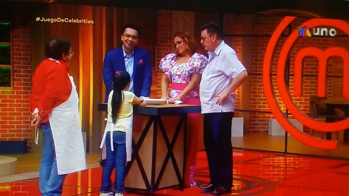 PaladarSu's tweet photo. @chef_betty es la enciclopedia de las palabras bellas. @MasterChefMx #JuegoDeCelebrities https://t.co/ze6cFGffZr