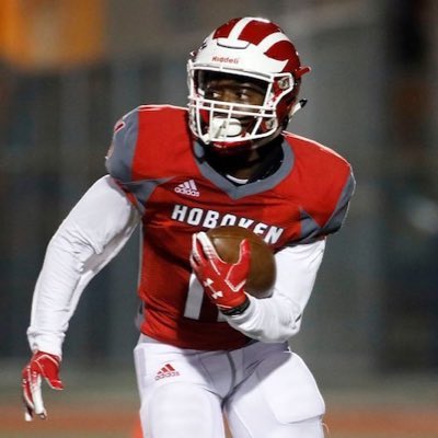 Eddie_Rivera21's tweet photo. What a triller in Hoboken, this was a nail biter. @J11Jeannot was fishing for an interception. Finally after 2 attempts he grabs the big one! What a game! @ShabazzHSFB what a way to fight till the end! Have a great season gentleman. 🗣LET’S GO REDWINGS! @hobokenredwings https://t.co/35EzGuLKs4