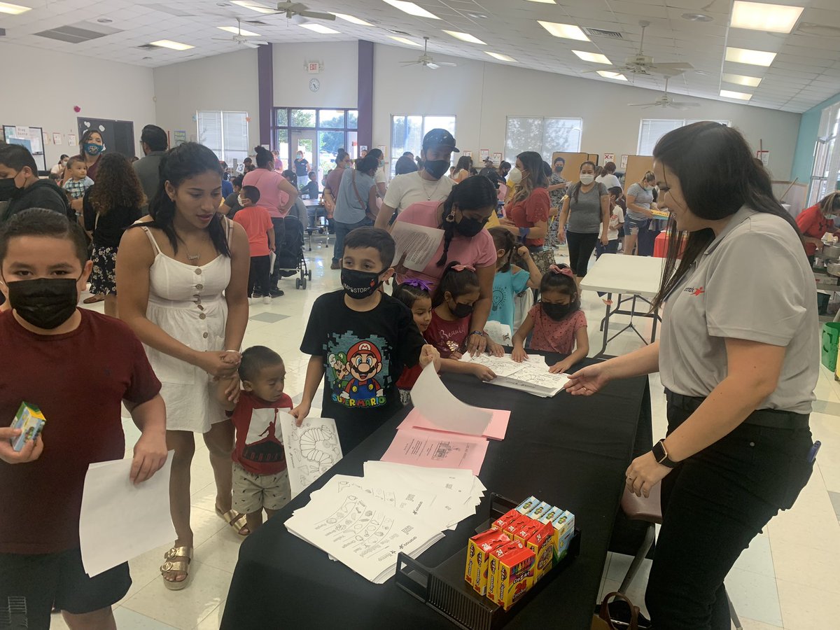 CCEBISD's tweet image. Awesome turnout for Back to School Night. We love our Cedar Creek community