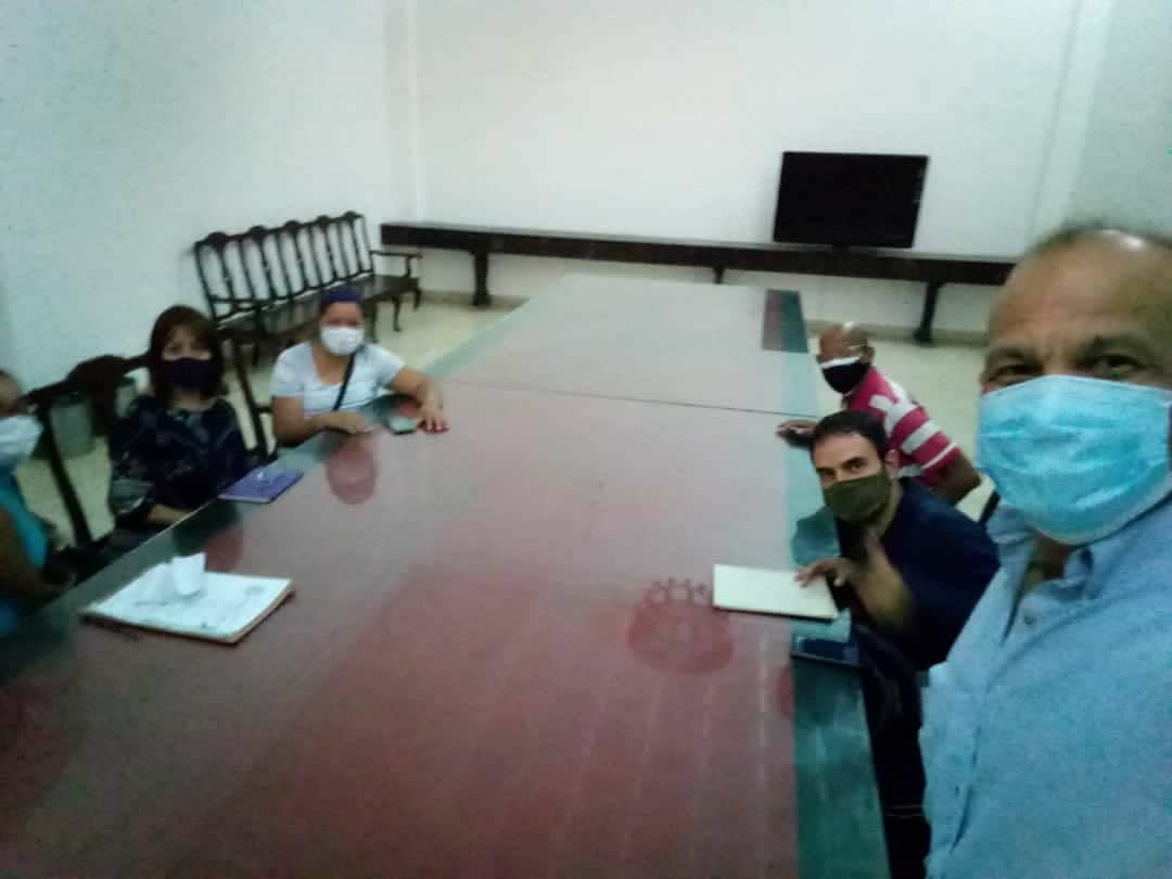 Reunión del Concejal y Presidente de la Comisión Permanente de Salud CarlosClemente, con su equipo, planificando próximas actividades @Nahumpsuv <a href="/NicolasMaduro/">Nicolás Maduro</a> <a href="/dcabellor/">Diosdado Cabello R</a> @BeatrizRpsuv <a href="/PartidoPSUV/">PSUV</a>