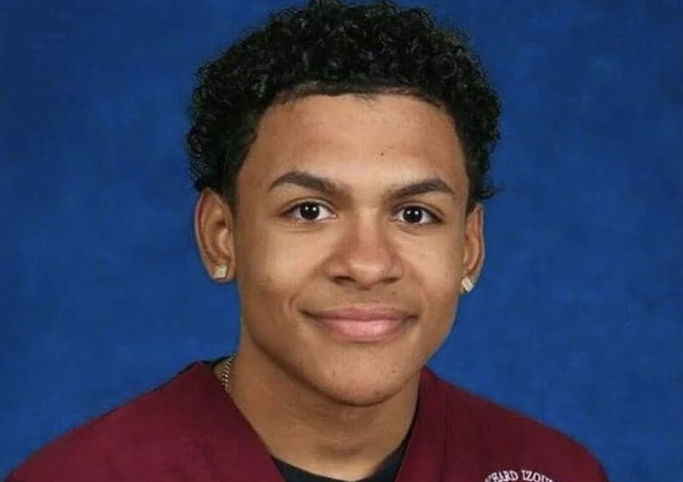 ssteaddyy's tweet photo. One thing that I can’t forget Is Junior’s death, I just wished sum1 would’ve helped him that night, instead of watched him get murdered 🤧😖
#LLJunior may he Rest In Peace 🙏🏽 https://t.co/IPhwcdF6qU