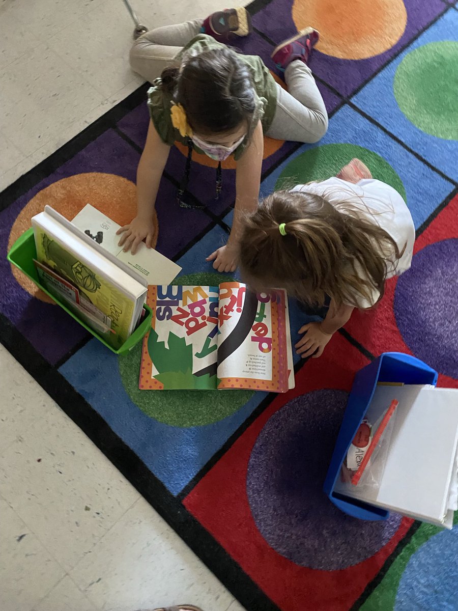 TaylorTweetsK's tweet photo. I love when they get excited about reading to a friend. #gvgatorstrong https://t.co/1EY9nnHlrq