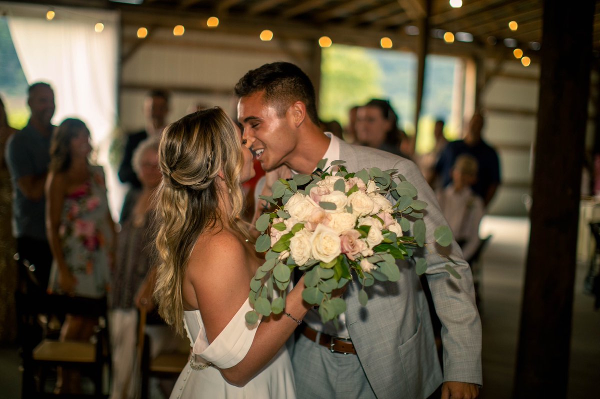 AlexisWharton01's tweet photo. Hi Twitter, we got married❤️ https://t.co/rsU140hJSs