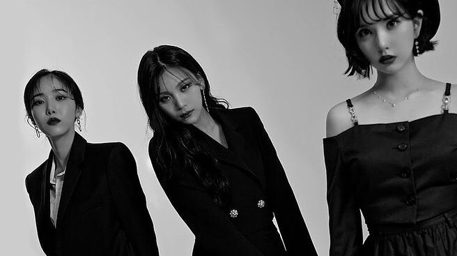 GFRIEND出身シンビ、ウナ＆オムジのグループ名が VIVIZ に確定 VIVIZ