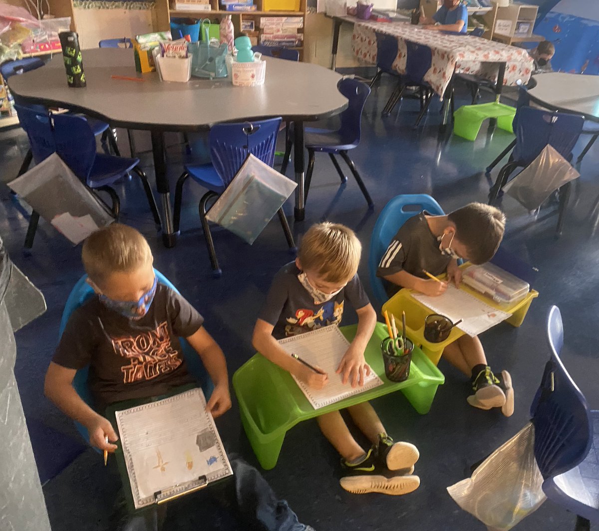 Fabrizio1st's tweet photo. I love the hard work these students put into each day! #FlexibleSeating #AuthorsAtWork #FirstGrade https://t.co/YXTfQEltUs