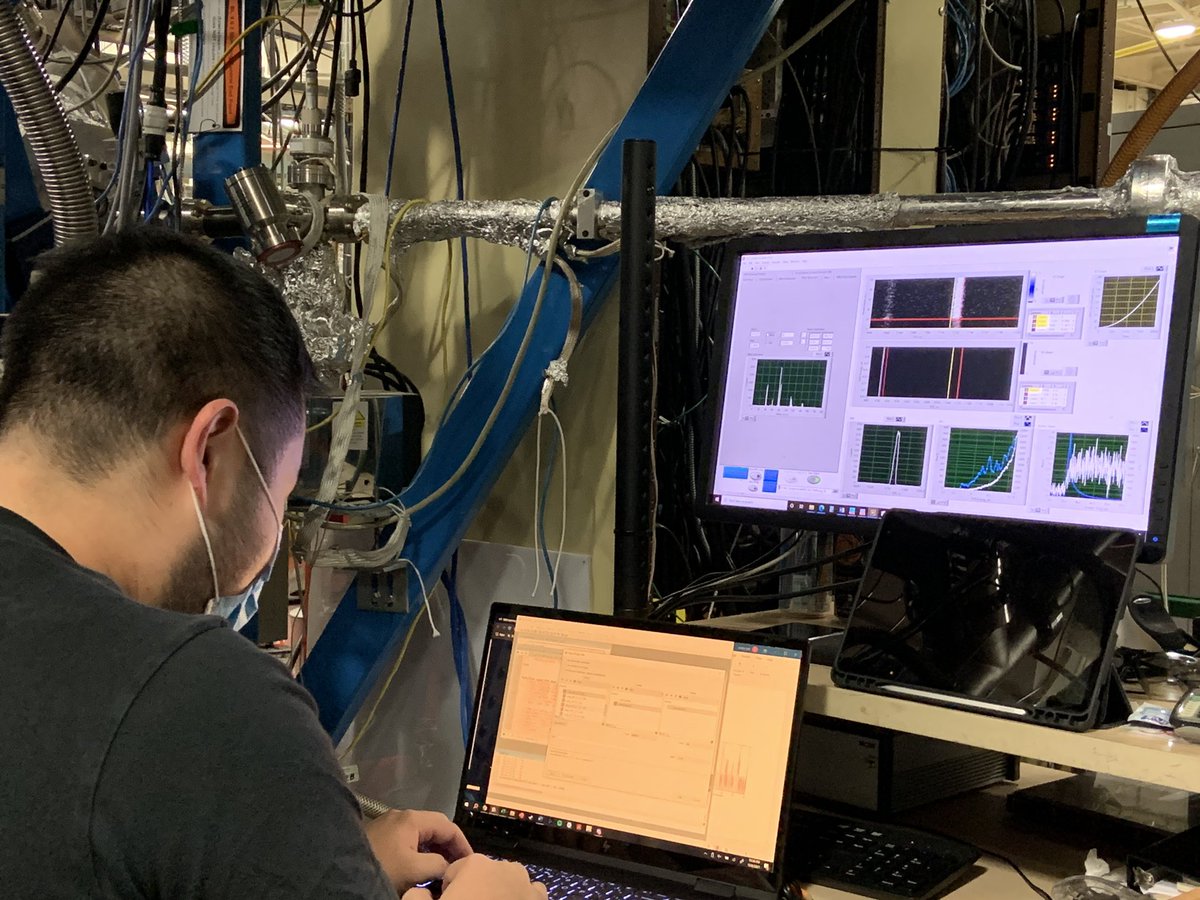 GoulayLab's tweet photo. Working hard at the ALS #Advlightsource https://t.co/Id6oBiuXaa