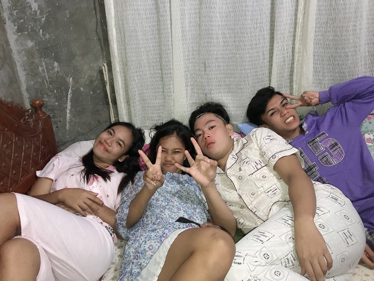 MonettgG's tweet photo. So grateful for having these gorjas people. https://t.co/0f8MbkcroA