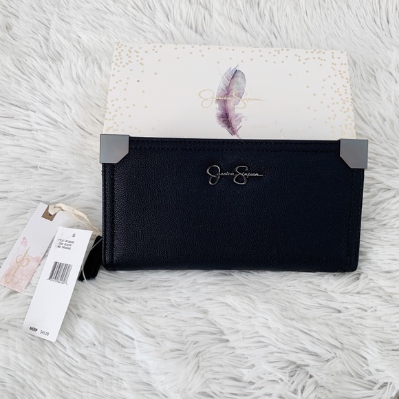 kddolphins's tweet photo. So good I had to share! Check out all the items I'm loving on @Poshmarkapp from @gottahaveit66 #poshmark #fashion #style #shopmycloset #shoreline #jessicasimpson #xhilaration: https://t.co/478HNsAQnG https://t.co/E1zcodfla5