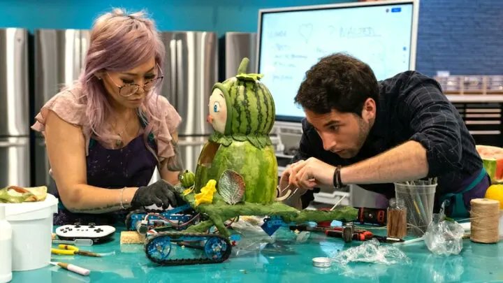 joannlee_'s tweet photo. #Bakingimpossible on #netflix is the nerdiest bake-off challenge and I am living for it. Also, this duo is 🔥 and birthed the most cutest little watermelon robot. Season 2 please. https://t.co/Eh2pDzbh38