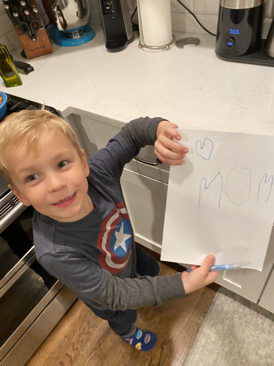 ProfeFrederick's tweet image. #proudmama 💙 #proudkiddo ❤️ #FeelGoodFriday