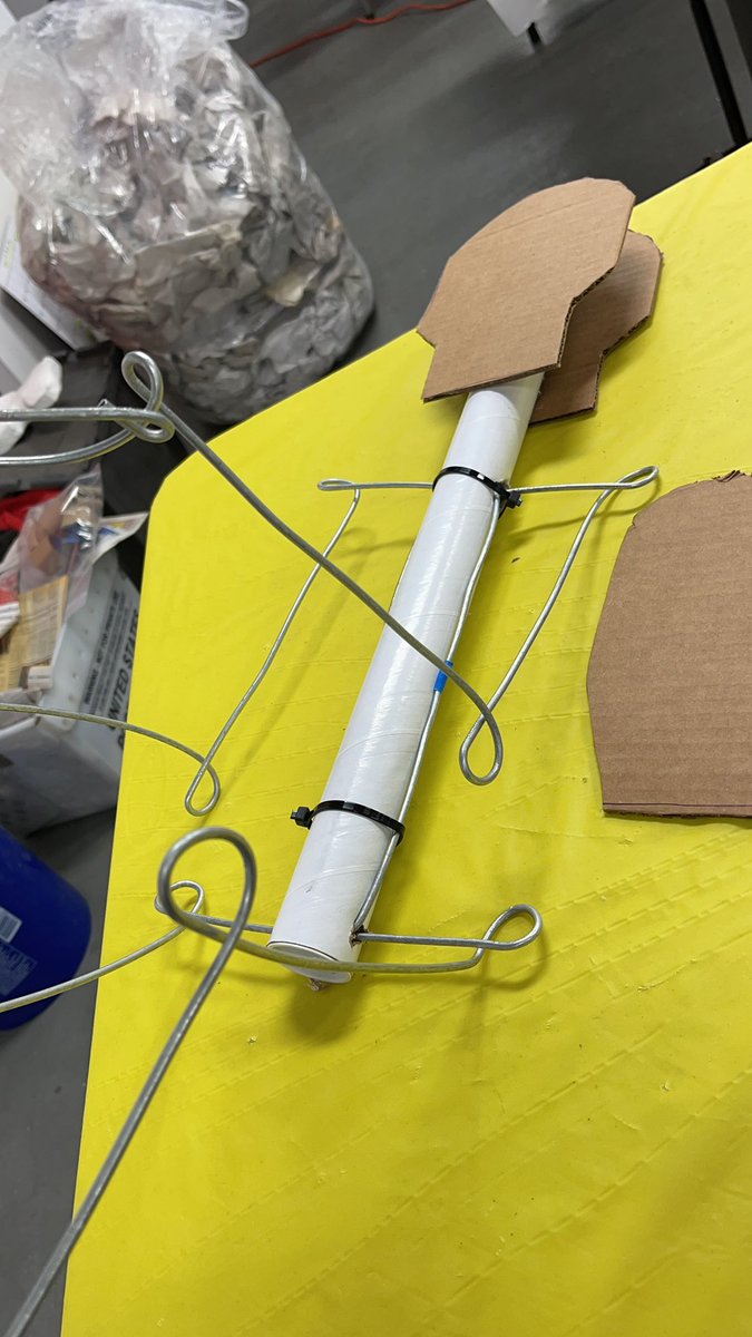 DJZibaZ's tweet photo. Calacas Paper Mache Workshop at #SelfHelpGraphics! https://t.co/KuIevsH0wc