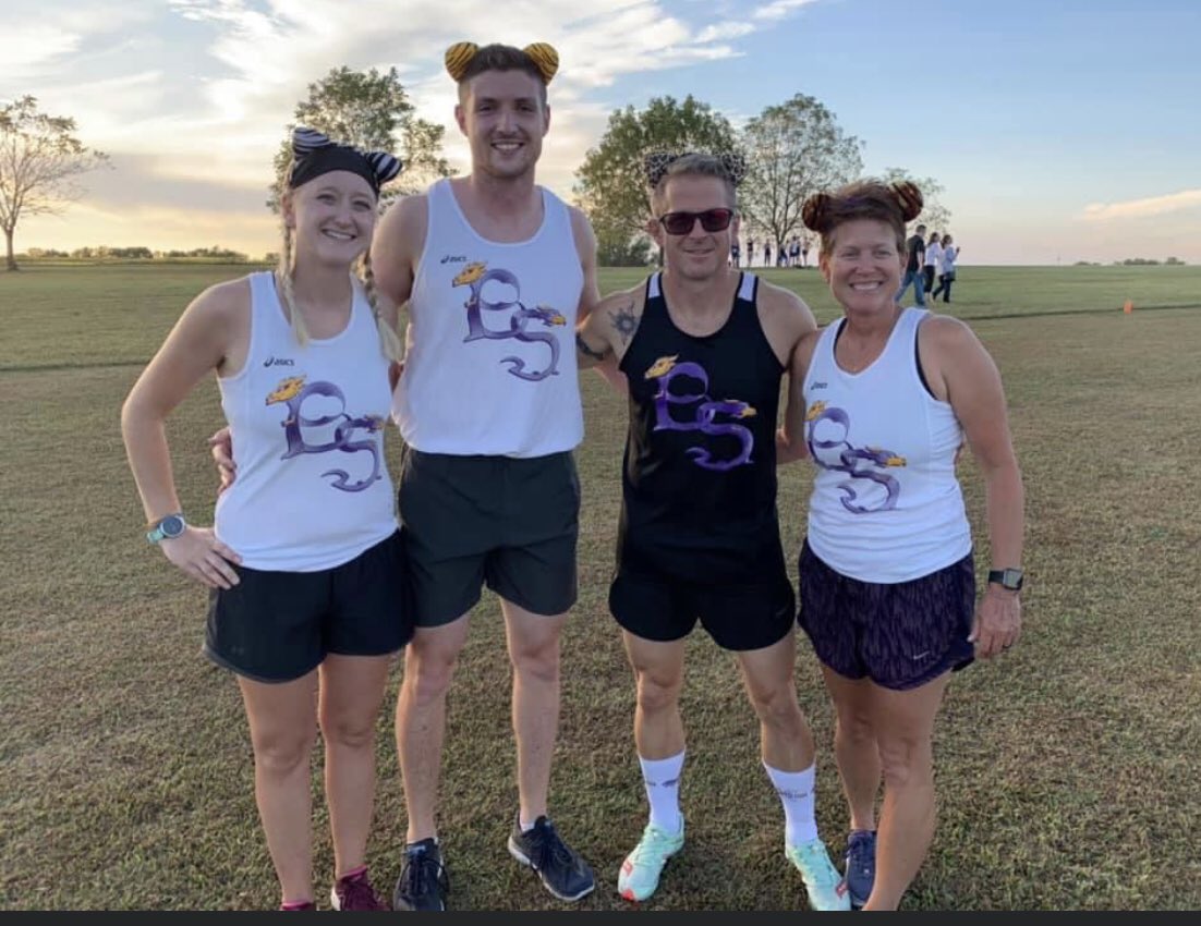 BSHSXC's tweet photo. Yesterday the bshs Xc teams raced in the heartland relays. A fun and unique event that includes a cannon start, costumes and cookies as the prize.  3/4 girls relays earned prizes in their respective races

A few bshs staff members joined in the fun in the coaches races too! https://t.co/stkIzRDLzu
