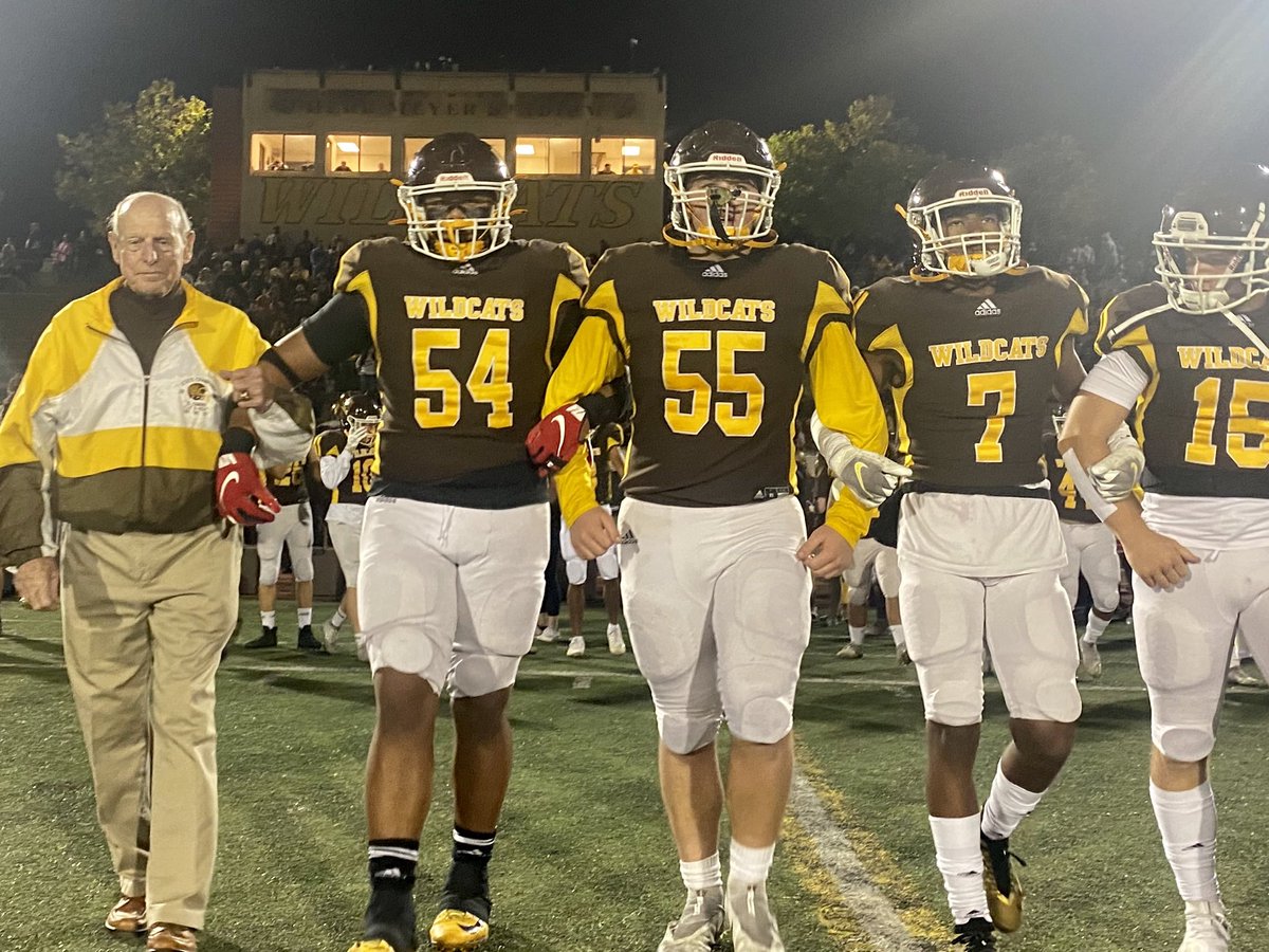 Tonight, EC football honored legendary Wildcat football coach, Herb Meyer, as our honorary captain. Thank you, Coach Meyer for your continued support of Wildcat athletics! ⁦<a href="/ElCaminoHighSch/">ECHSPride</a>⁩ ⁦@OsideSup⁩ ⁦@OsideUSD⁩